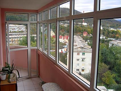 Борьба с пластиковыми окнами при остеклении квартир в высотных, жилых домах.